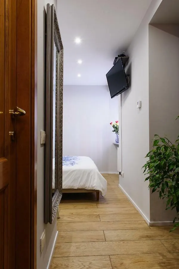 Guest house Lora Center Room Como